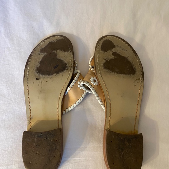Women’s Jack Roger’s sandals Tan/white size 9m - Picture 3 of 3